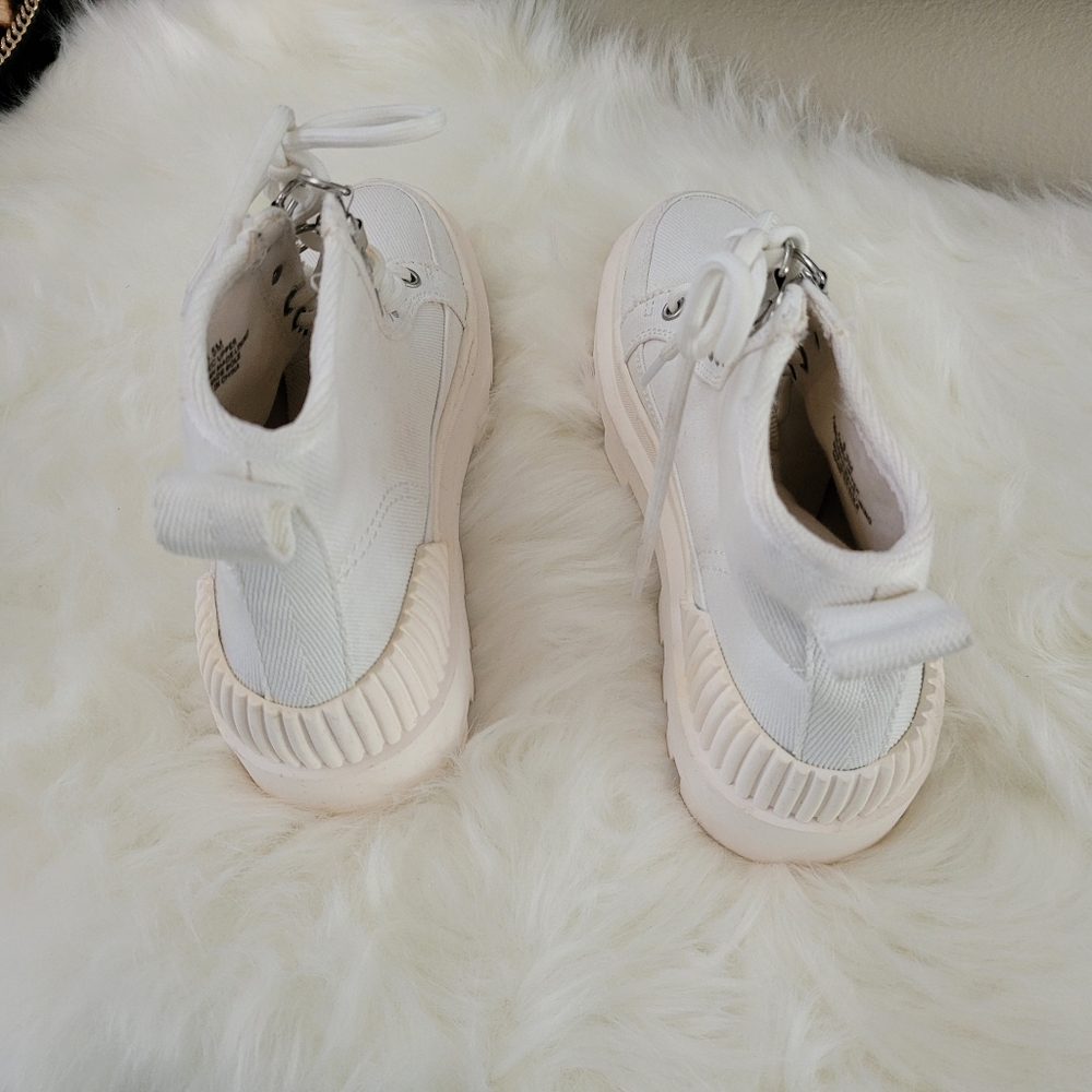 Shoes - Picture 3 of 3